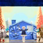 Фото из спектакля КОШКИН ДОМ